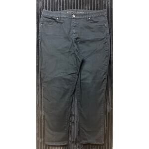 Chico’s GirlFriend Ankle Jeans in Black Size 3/20